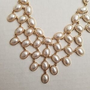 Pearlescent statement necklace